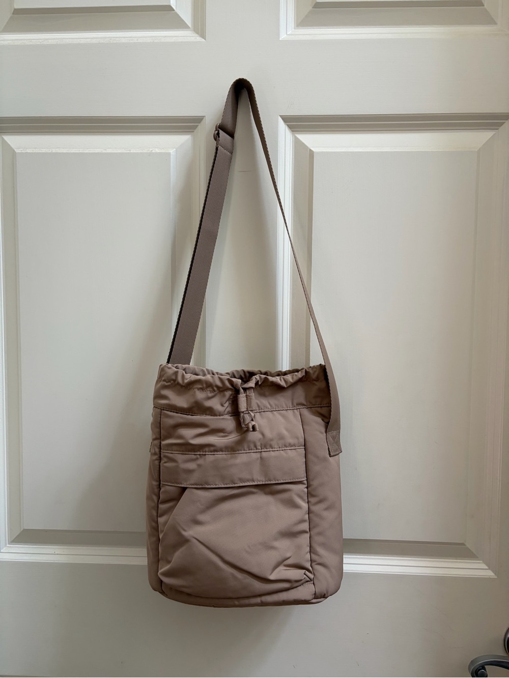 Uniqlo Taupe Drawstring Crossbody Bag - Picture 3 of 8